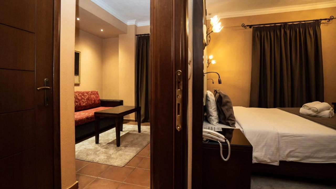 Dellas Boutique Hotel Kalampaka Exteriör bild