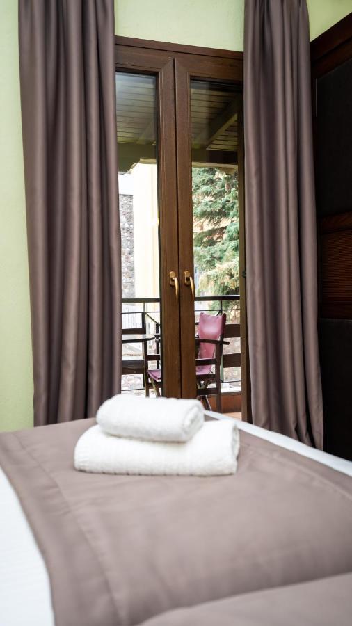 Dellas Boutique Hotel Kalampaka Exteriör bild