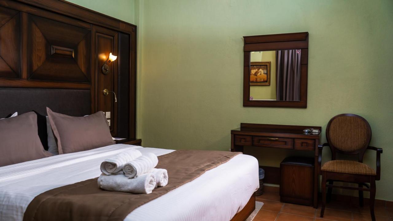 Dellas Boutique Hotel Kalampaka Exteriör bild